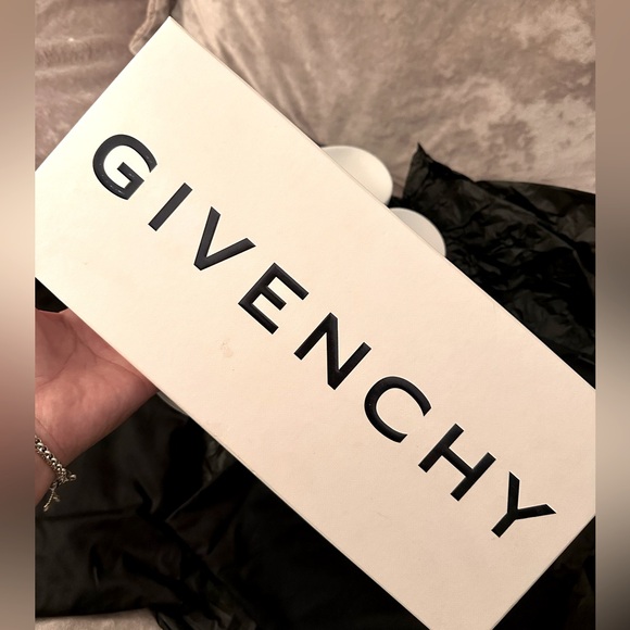 Givenchy slides - Picture 1 of 7